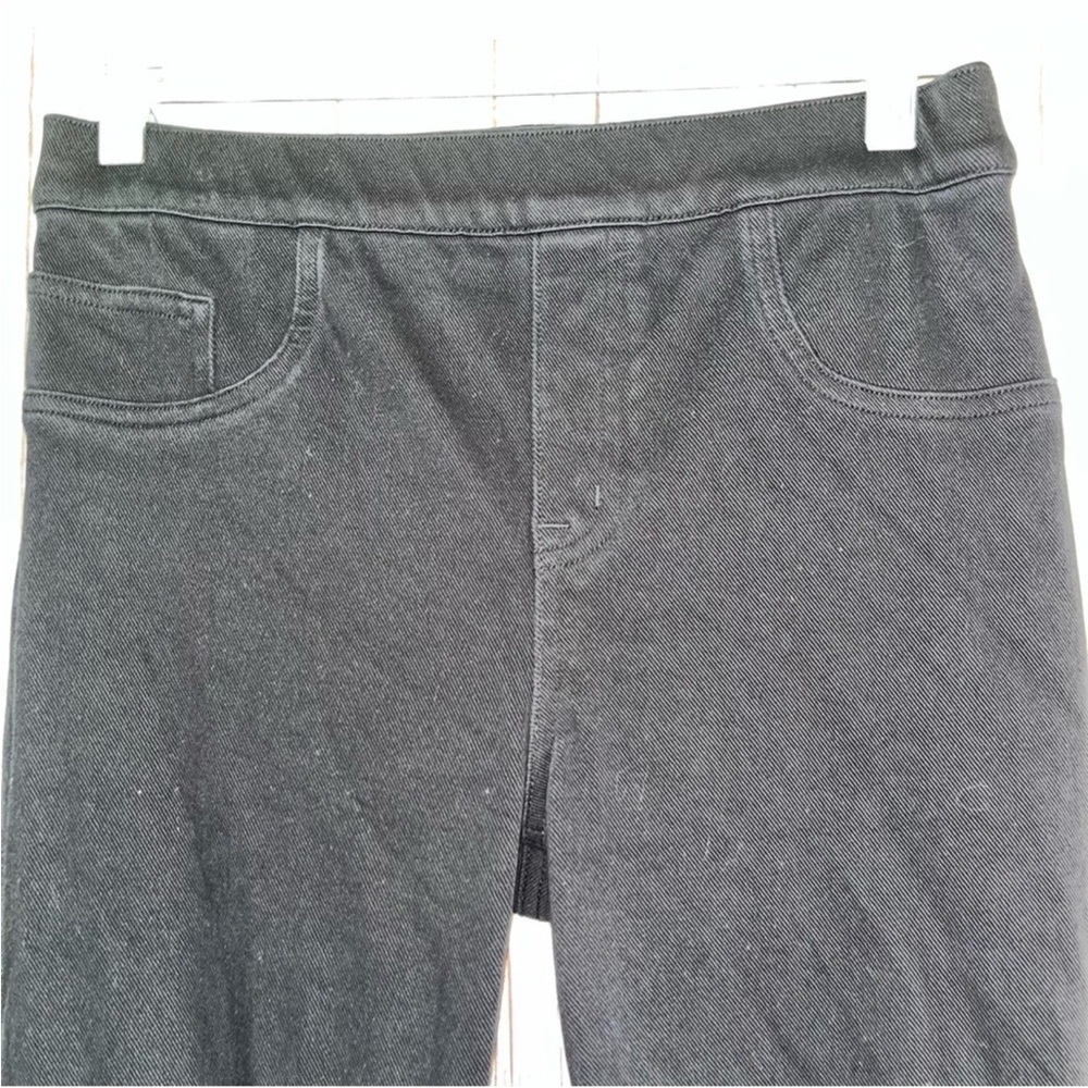 Spanx Black Faux Jeans With Back Pockets - Picture 2 of 5